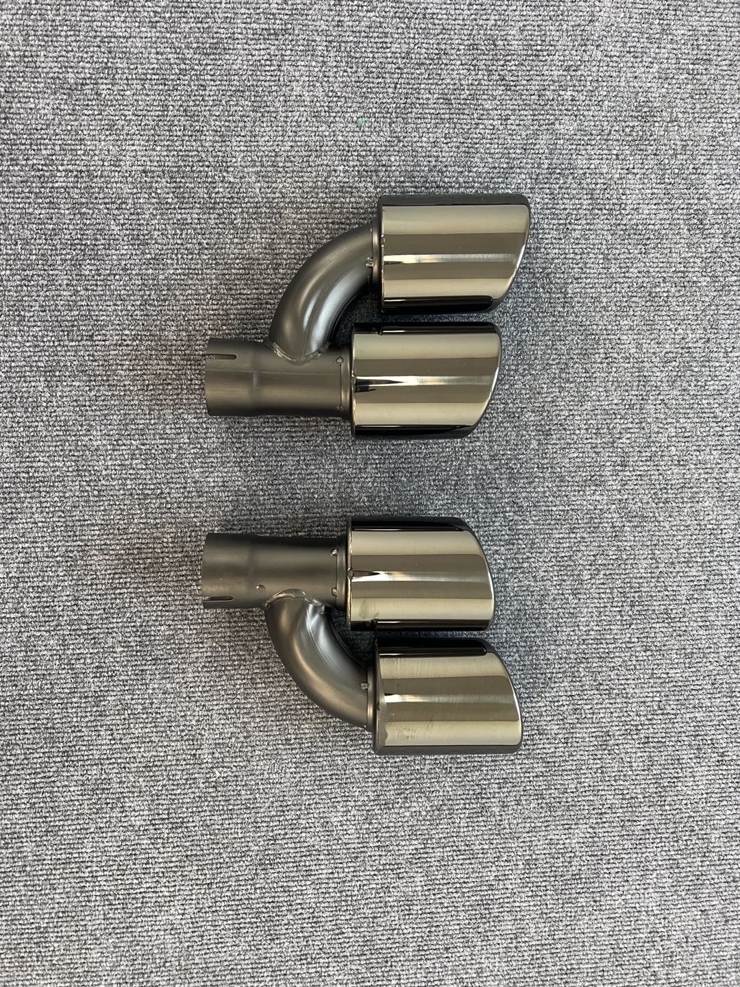 Black powder-coated stainless exhaust tips (optional add-on)